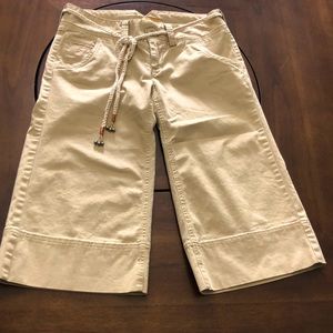 NWOT Women’s American Eagle Khaki Shorts🌴☀️